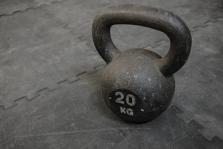 Kettlebell de 20 kg posée au sol